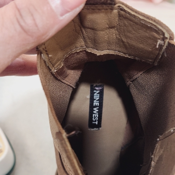 Nine West Ream Suede Chelsea Congnac Brown Ankle Boots Size: 8.5M - Picture 11 of 12